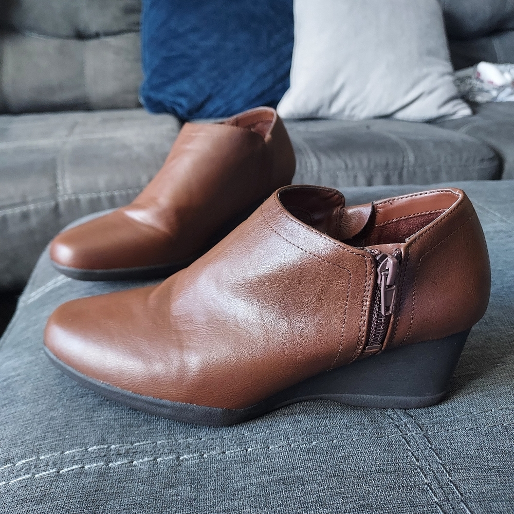 NWOT Brown Booties